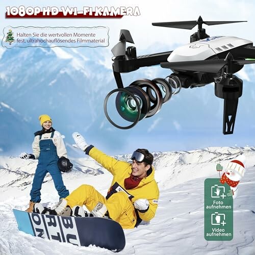 Zwei Menschen snowboarden im Schnee mit einer Kameradrohne in der Nähe.